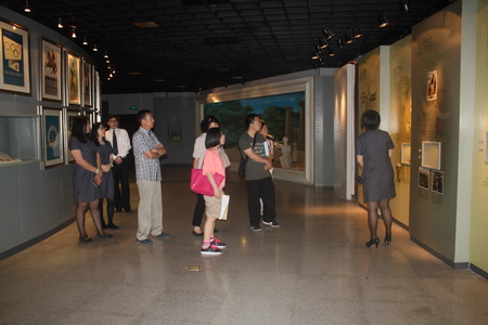 天津市文物管理中心专家一行到馆考察