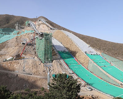 助力北京冬奥 国家跳台滑雪训练科研基地一期工程即将完工
