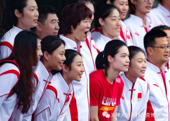 中国女排、举重、跳水、滑板等队伍出征东京奥运会