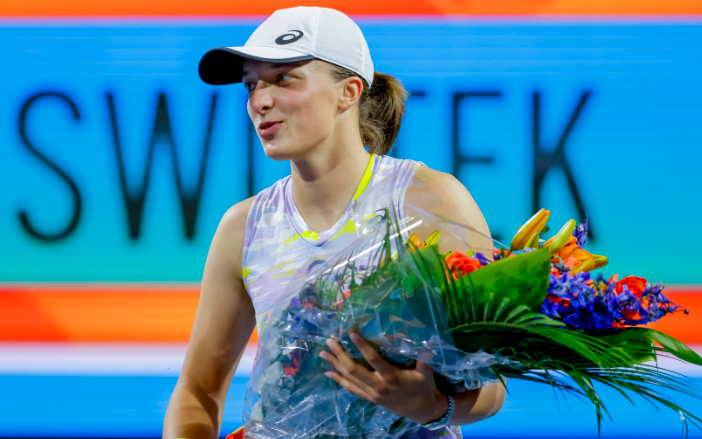 斯瓦泰克锁定WTA世界第一，张帅将战高芙