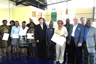 国际拳联主席吴经国先生为南非夸祖鲁-纳塔尔省的11个市区捐赠了体育器材