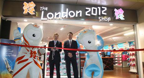 奥运特许纪念品专卖店伦敦斯坦斯特德机场揭幕