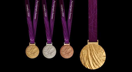 2012残奥会奖牌在文化奥林匹亚新建展台前发布